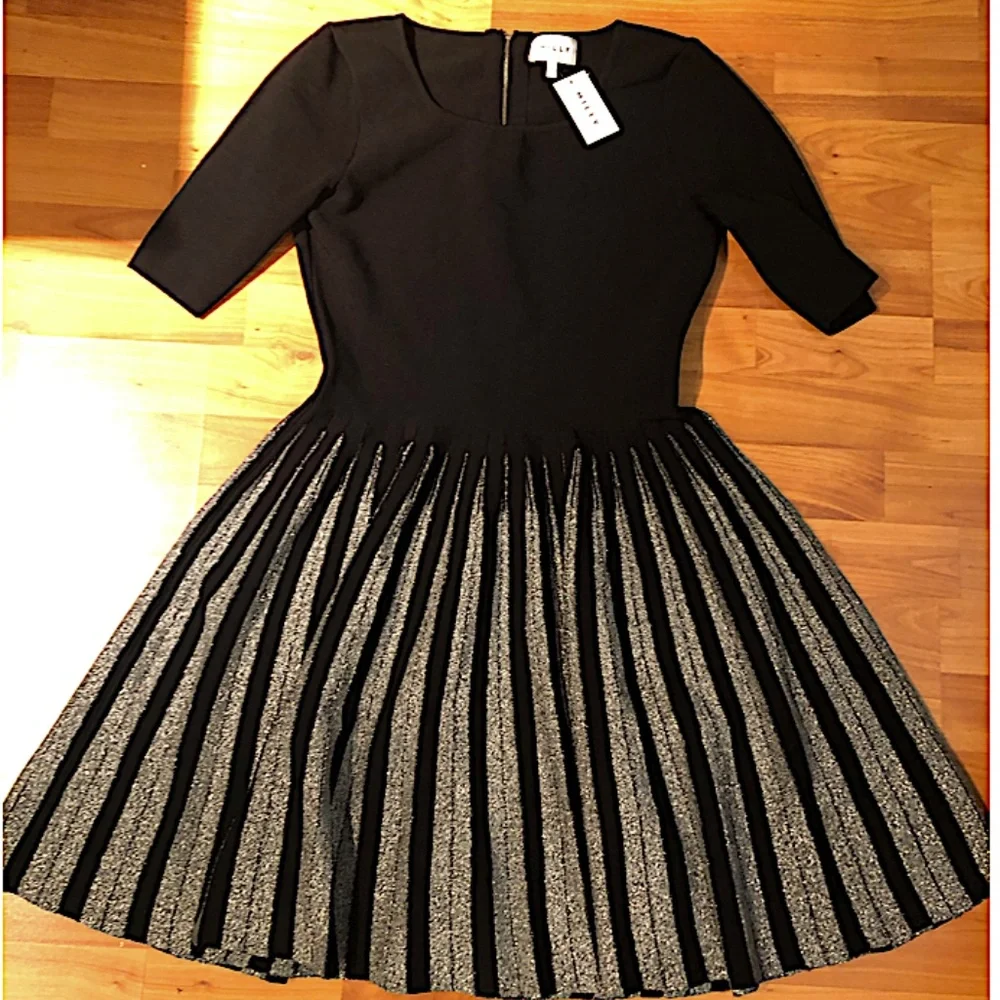 Milly Scoop-Neck Elbow-Sleeve Fit-and-Flare Metallic Pleated Dress - Picture 7 of 12